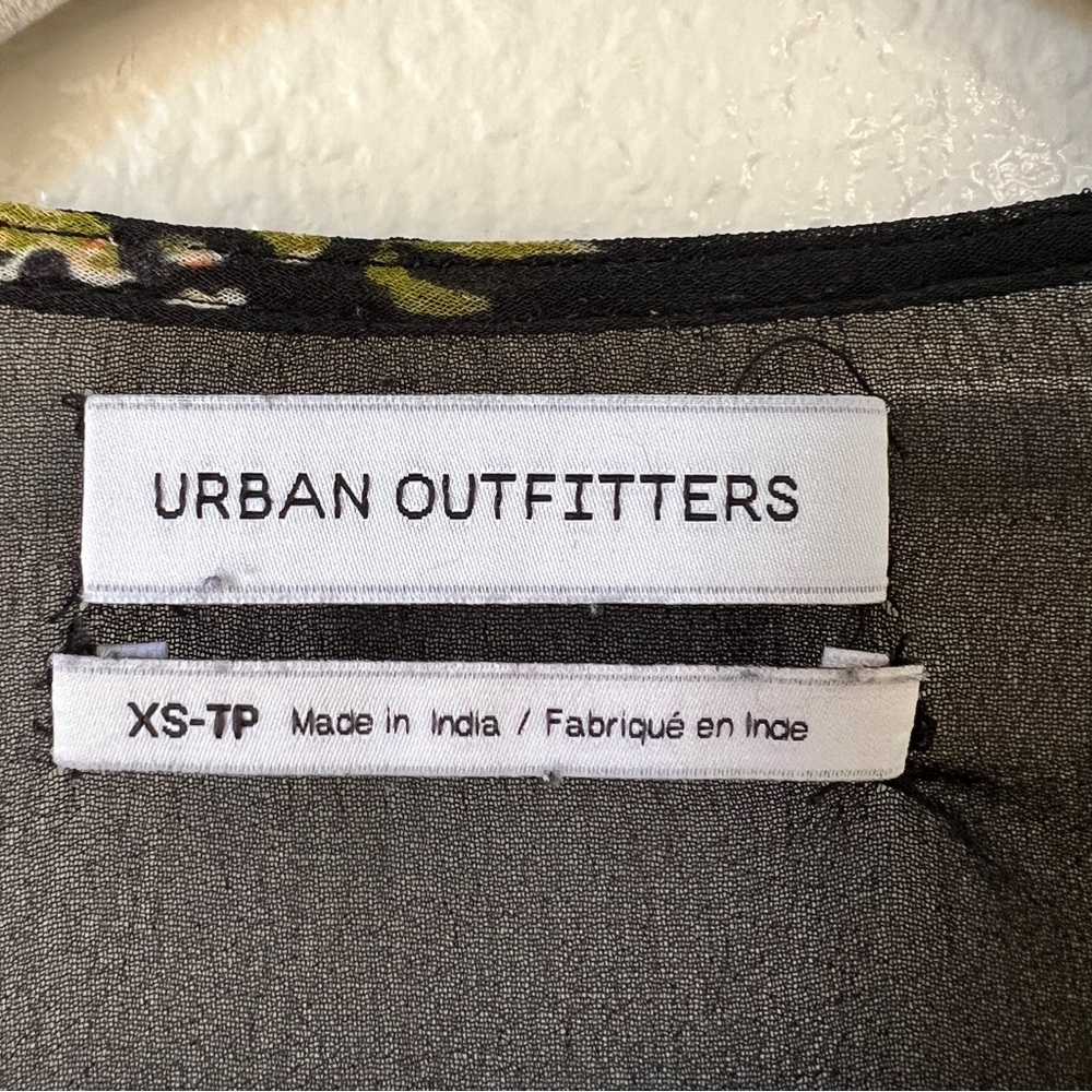 ✨ Urban Outfitters Floral Sheer Tie-Front Mini Dress  Size XS✨ - Picture 6 of 11